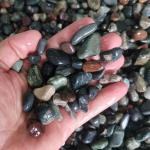 Чистая крошка и галька для интерьерных работ.