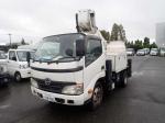 Автовышка Hino Dutro 300 Series I поколение кузов XZU304E класс автогидроподъёмник Aichi SB12A гв 2010 высота подъема люльки 12 м пробег 208 т.км белый