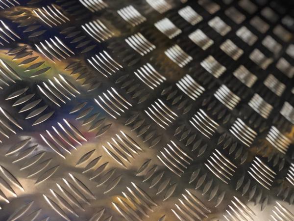 Алюминиевый лист рифленый и гладкий от 1, 5 до 4мм. Резка купить по ...