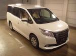 Автомобиль минивэн TOYOTA NOAH