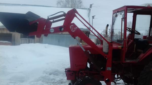 Погрузчик кун на т-25. Кун пф 03 на т 25. Трактор т-25 с куном. Кун фронтальный погрузчик на т 25. Кун магнус на т-25.