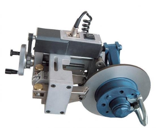 Станок для проточки тормозных дисков легковых автомобилей без снятия ...