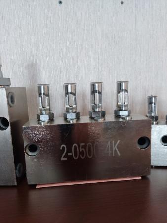 Питатель смазочный 2-0200-2 двухлинейный