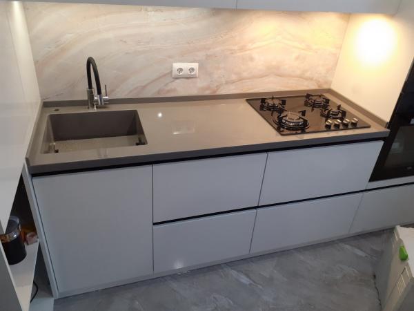 Каменная столешница с тумбой в ванную, Silestone купить по цене 6000 ...