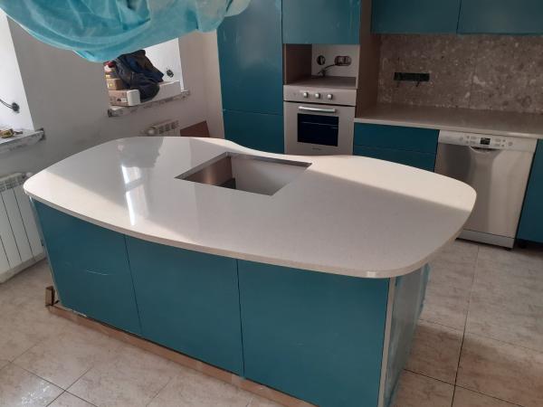 Каменная столешница с тумбой в ванную, Vicostone купить по цене 6000 ...