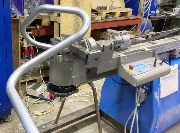 Полуавтоматический трубогиб с ЧПУ дорновый трубогибочный станок CE-51 ...