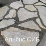 Кварцит колотый светлый для облицовки 1-2 см А17