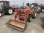 Минитрактор с/х Yanmar YM10 Series YM2310D модификация сельскохозяйственный мини трактор гв 1980 – 1981 КУН ковш 4х4 известковая сеялка Lime Sower марки Nipro Limeso 7 модель FT1606H наработка 3722 мч красный