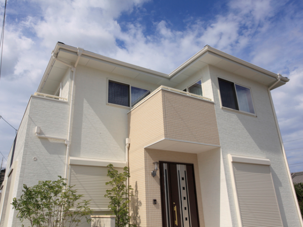 Отделка, оштукатуривание и облицовка фасада здания купить по цене 400 ...